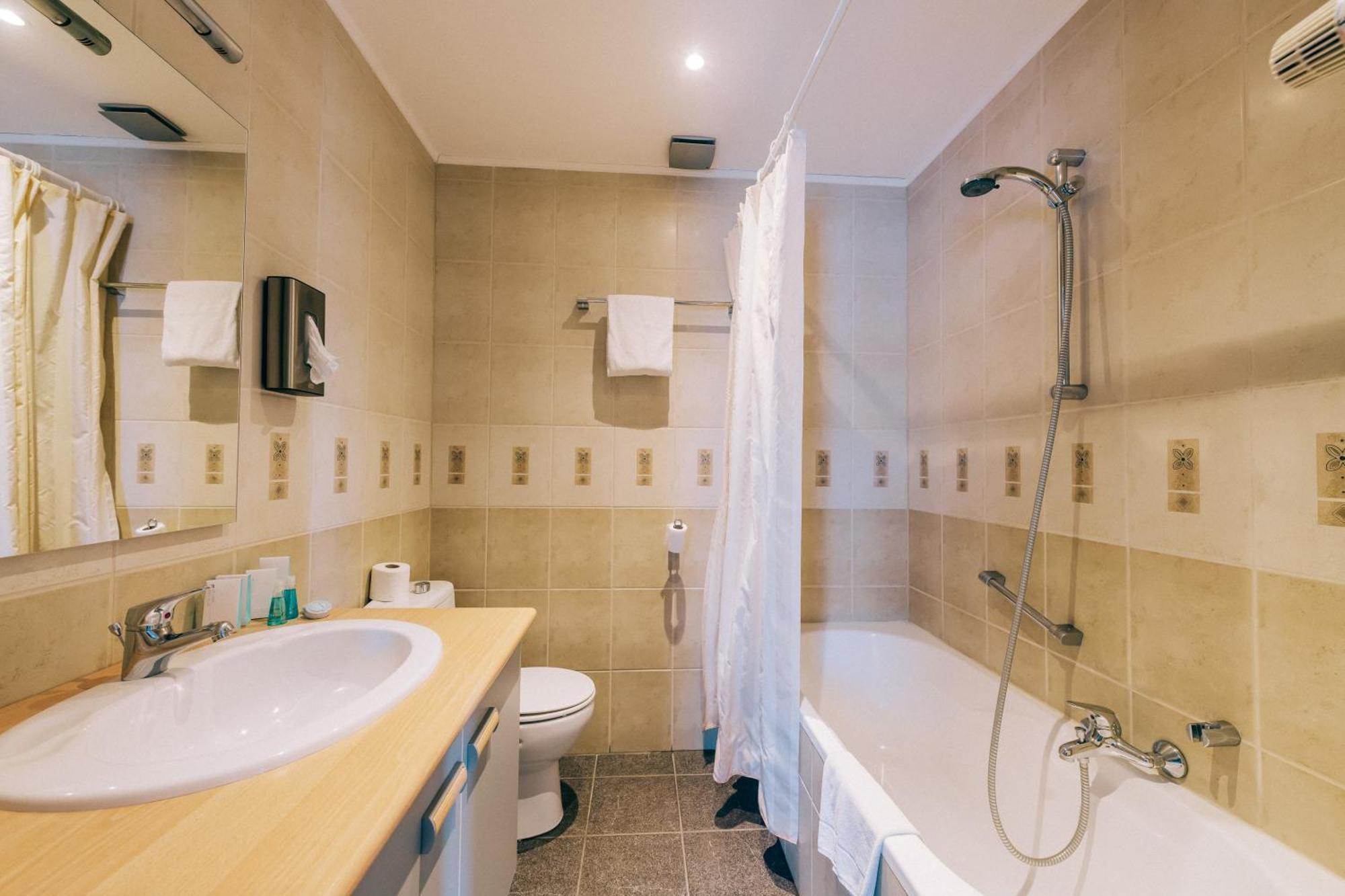 Hotel De Kalvaar Ninove Luaran gambar